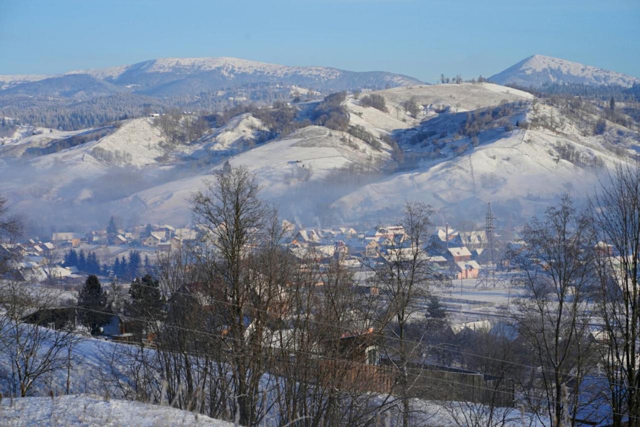 Мирослава Lazeshchyna Buitenkant foto